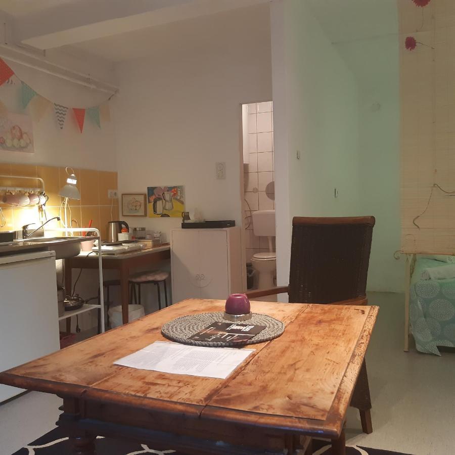 Fassbinder Klause Mit Mini-Terrasse Apartment Санкт Файт ан дер Глан Екстериор снимка